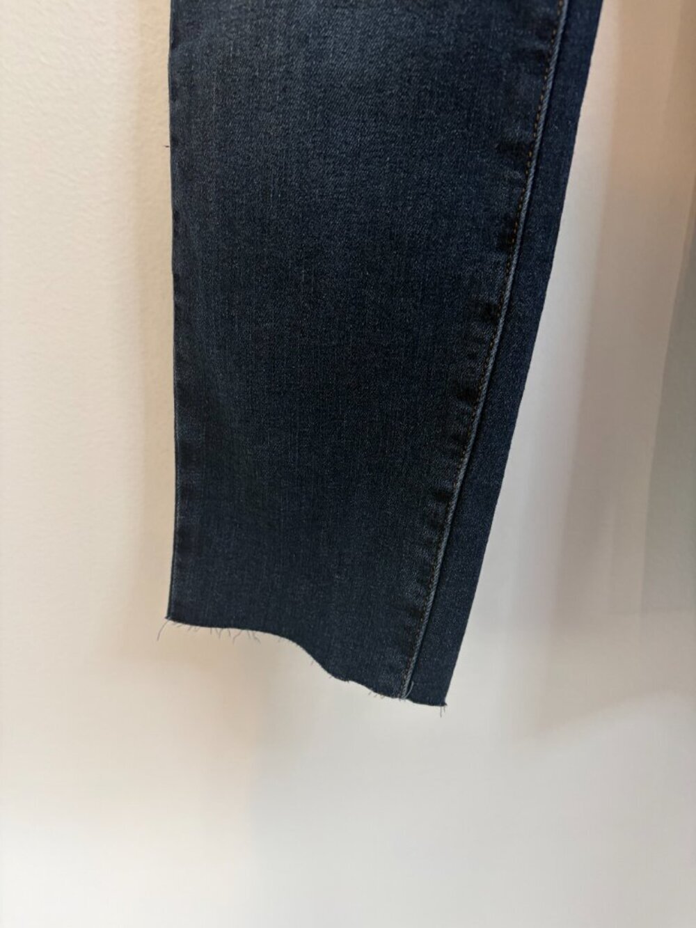 Good American Good Legs Dark Wash Cropped Maternity Jeans (NWT) - Picture 2 of 7